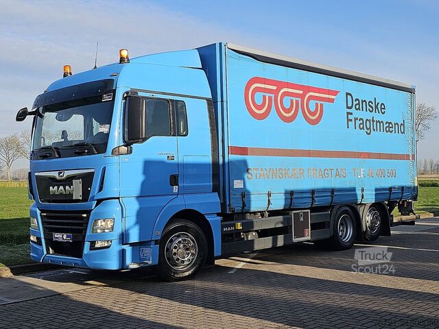 Sliding tarpaulin M.A.N. 26.470 TGX Schuifzeil Laadklep!