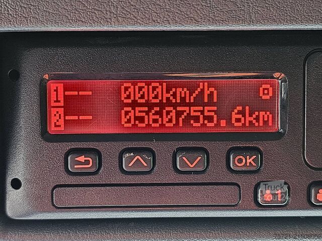 Sliding tarpaulin M.A.N. 26.470 TGX Schuifzeil Laadklep!