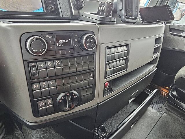 Sliding tarpaulin M.A.N. 26.470 TGX Schuifzeil Laadklep!