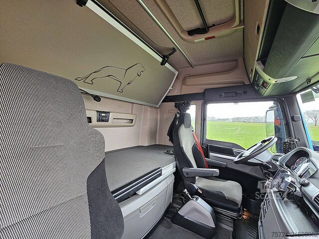 Sliding tarpaulin M.A.N. 26.470 TGX Schuifzeil Laadklep!