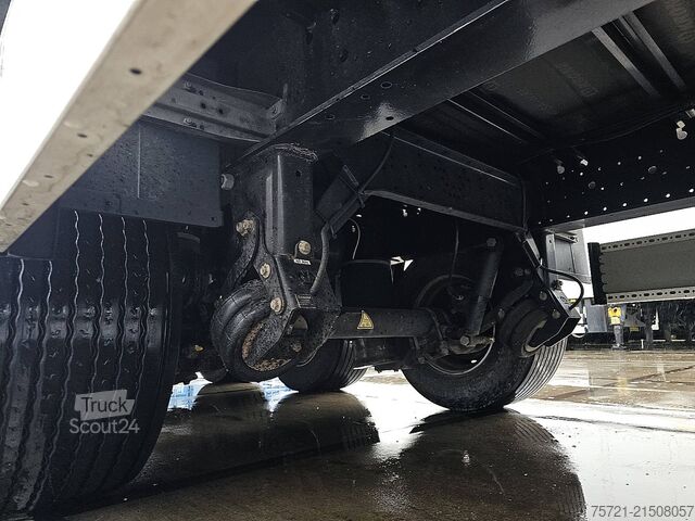 Przesuwne plandeki KRONE SD 24 MEGA