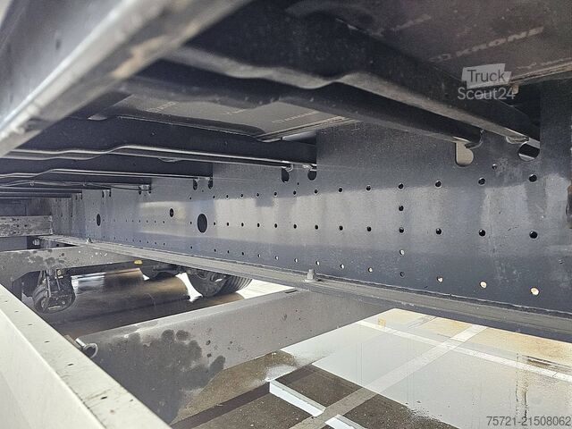 Przesuwne plandeki KRONE SD 24 MEGA