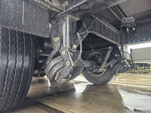 Przesuwne plandeki KRONE SD 24 MEGA