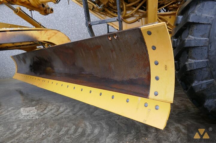 Niveladora Caterpillar 140H Ex-army