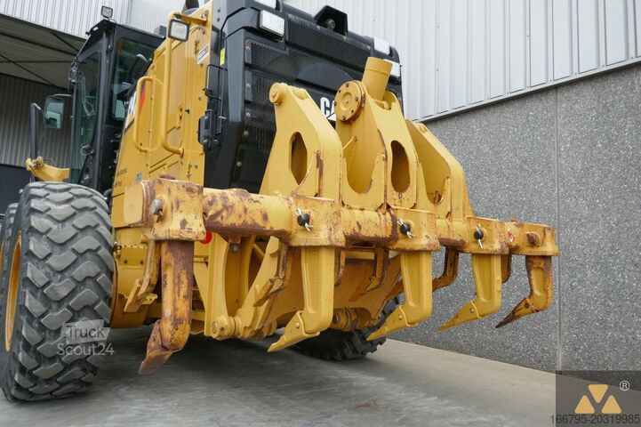 Greideris Caterpillar 140M2