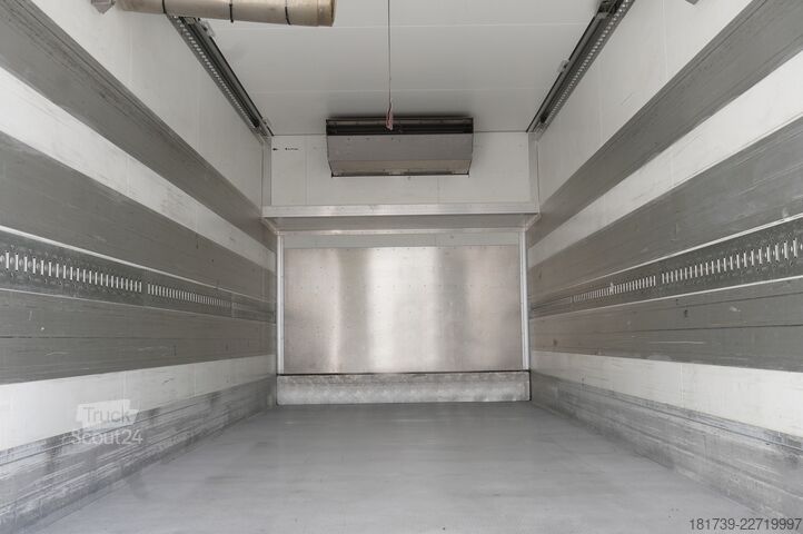 Hűtős MAN TGX 26.500 E6 XXL / Schmitz 19 pallets