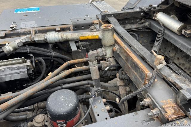 Τυπική μονάδα τράκτορα RENAULT C520 4x4H Hydraulik & Kompressor GHH