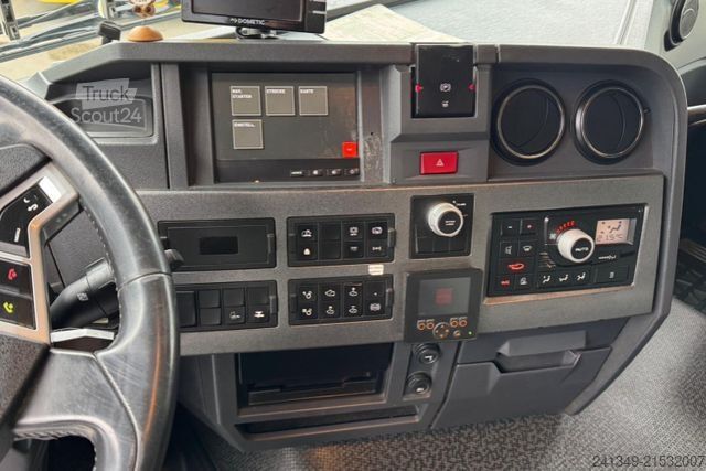 Τυπική μονάδα τράκτορα RENAULT C520 4x4H Hydraulik & Kompressor GHH