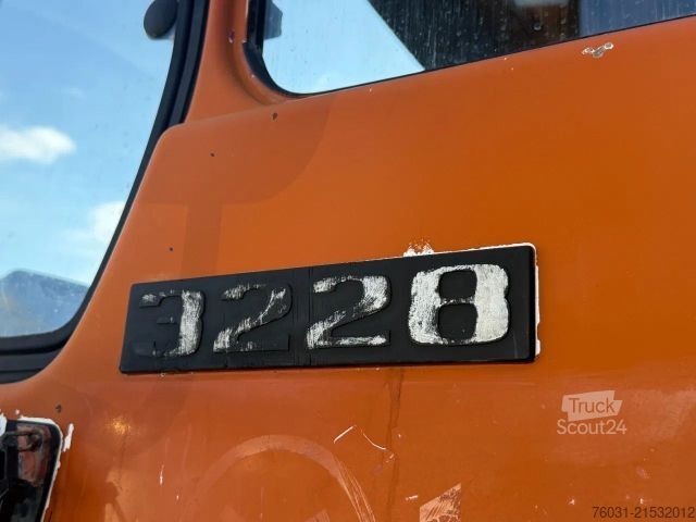 Camion benne MERCEDES-BENZ V8 8X4 Dumper Tipper Spring/Spring ZF Man Gear