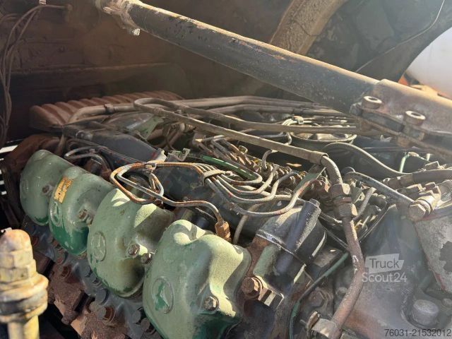 Camion benne MERCEDES-BENZ V8 8X4 Dumper Tipper Spring/Spring ZF Man Gear