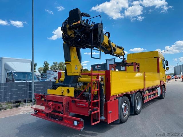 Żuraw samochodowy DAF XF 530 FAN 6X2 Baustoffpritsche mit HYVA HC213E3