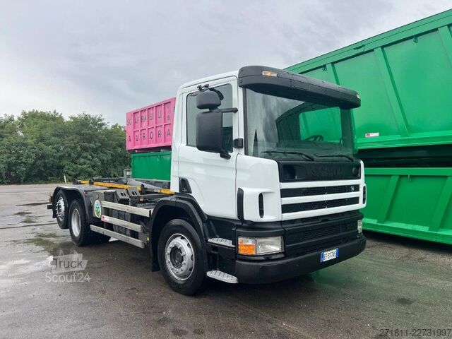 Abrollkipper SCANIA SCANIA CV 94D 260 SCARRABILE USATO