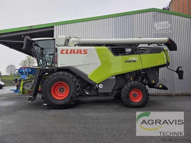 Kombajn zbożowy Claas TRION 730