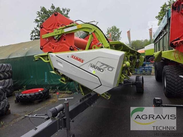 Kombajn zbożowy Claas TRION 730