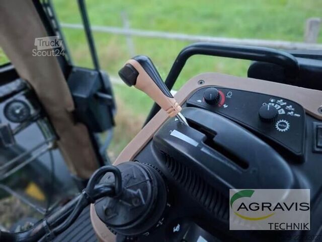 Traktor John Deere 7710