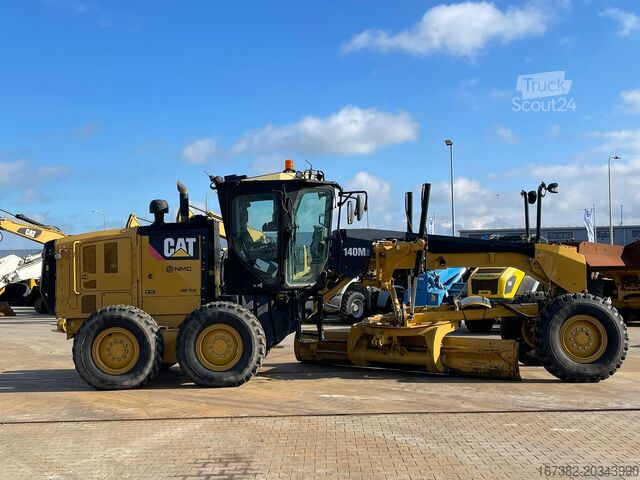 Grader Caterpillar 140M2