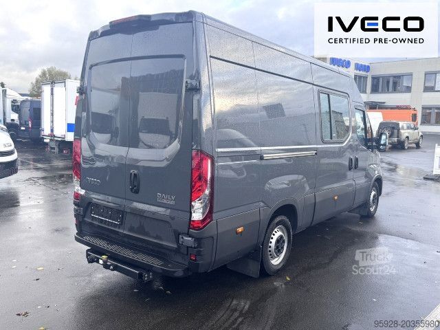 Skåpbil IVECO 35S18HA8 V/P, LED, ACC, Navi, AHK...