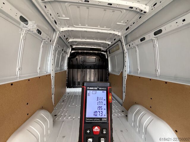 Панельний фургон RENAULT Master III Kasten L2H2 HKa 3,5 Komfort