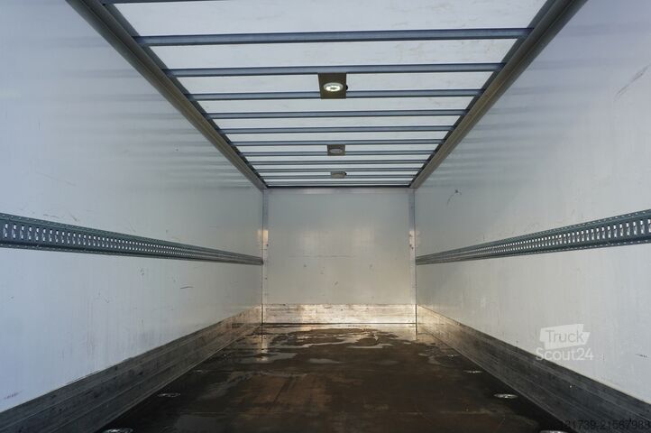 Box truck DAF LF 12.210 18-pallet container with tail