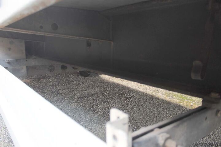 Semi-remorque bâchée Krone semirimorchio centinato sponde ribassato