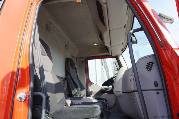 Box truck DAF LF 19.320 / 22 EPAL box / 130 tho. km