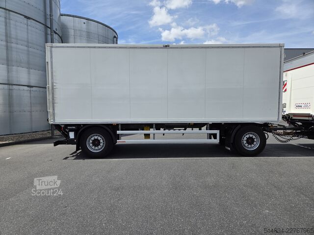 Skriňové nákladné vozidlo Volvo FM 42R 1A