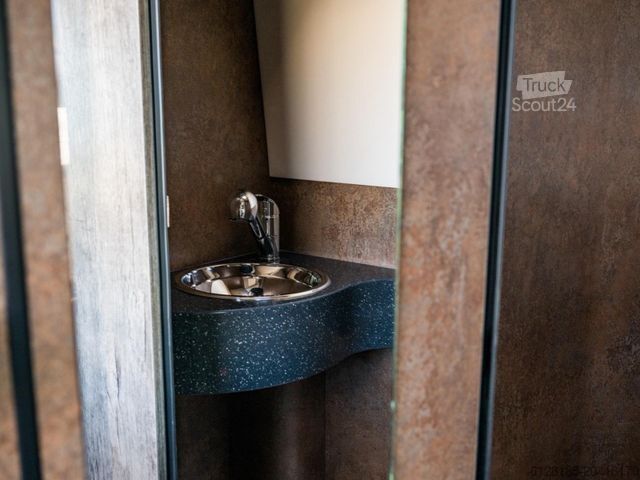 Kastenwagen Wohnmobil / Campervan MERCEDES-BENZ TAKLAMAKAN 4x4 Yacht auf Rädern, Innova Roadtrip