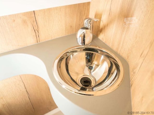 Kastenwagen Wohnmobil / Campervan MERCEDES-BENZ TAKLAMAKAN 4x4 Yacht auf Rädern, Innova Roadtrip