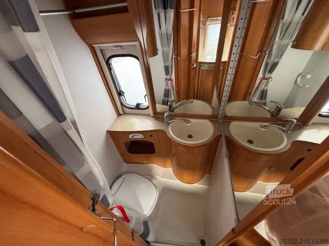 Caravan HYMER/ERIBA Nova 532 Truma*Markise*TV*Einzelbetten