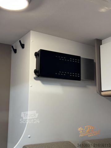 Campervan LMC Innovan Pure 600 Auto. RFK Markise