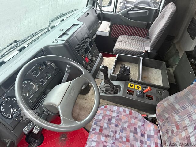 ανατρεπόμενο φορτηγό με γερανό IVECO EUROTECH 180E34