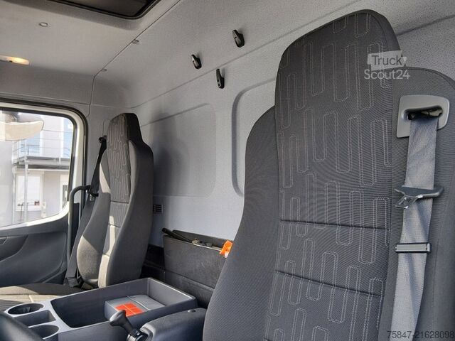 Flatbed truck with tarp Mercedes-Benz Atego 1224 LBW Rückfahrkamera