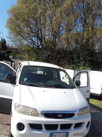 Altı kişilik kamyon Yhundai H1 H1 sei posti