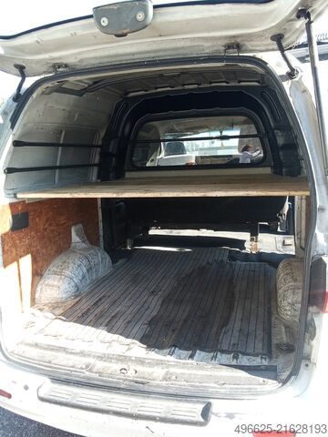 Altı kişilik kamyon Yhundai H1 H1 sei posti