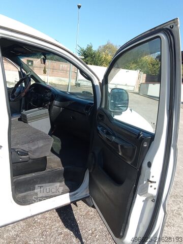 Altı kişilik kamyon Yhundai H1 H1 sei posti