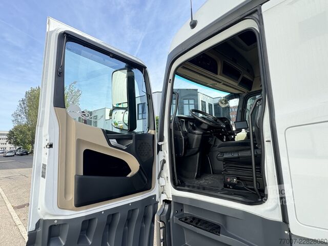 Standardni vlačilec Mercedes-Benz Actros 1845 LS Retarder Euro-6 Sehr gut