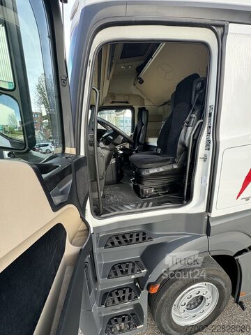 Standardni vlačilec Mercedes-Benz Actros 1845 LS Retarder Euro-6 Sehr gut