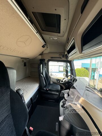 Standardni vlačilec Mercedes-Benz Actros 1845 LS Retarder Euro-6 Sehr gut