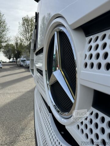 Standardni vlačilec Mercedes-Benz Actros 1845 LS Retarder Euro-6 Sehr gut
