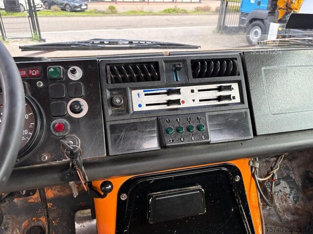 βαλίτσα UNIMOG 424 + 4X4 + BJ 1977 + MANUAL + 261666 KM + HYDR...
