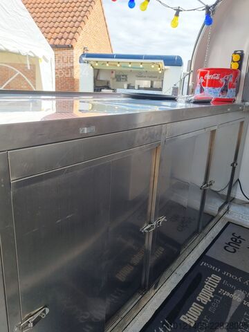 Prekybinė priekaba Foodtruck 