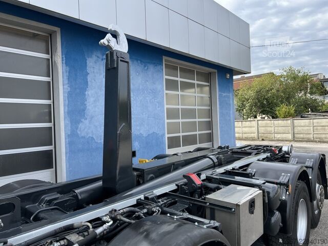 Hákový nosič kontejnerů SCANIA 164 G 580