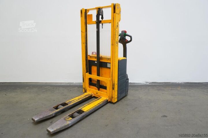 Handmatige stapelaar Jungheinrich EJC112