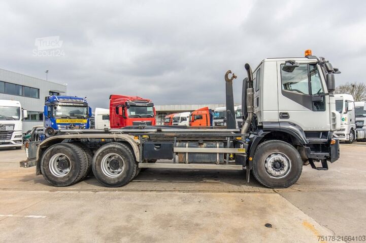 Система крюкових кронштейнів IVECO TRAKKER 410 - 121 499 KM