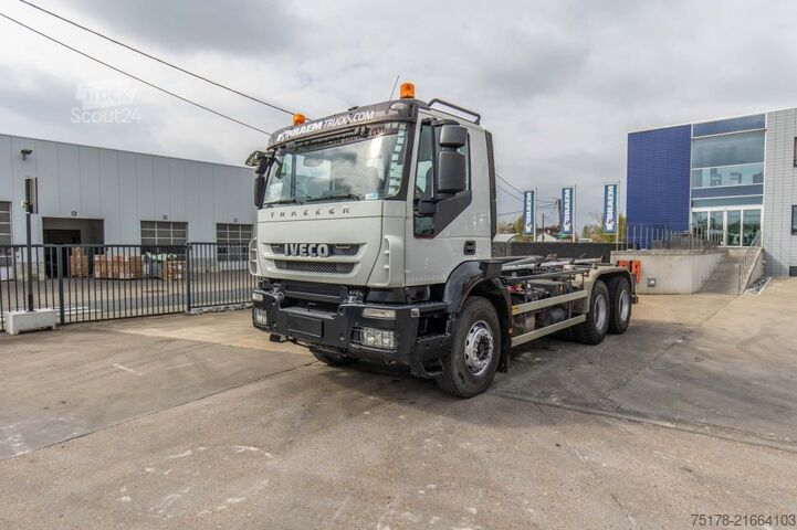 Система крюкових кронштейнів IVECO TRAKKER 410 - 121 499 KM