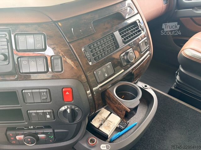 Mainomas kėbulo sunkvežimis DAF XF 530 FAN  / LENK+LIFT / 1.HD / STAND * ALCOA