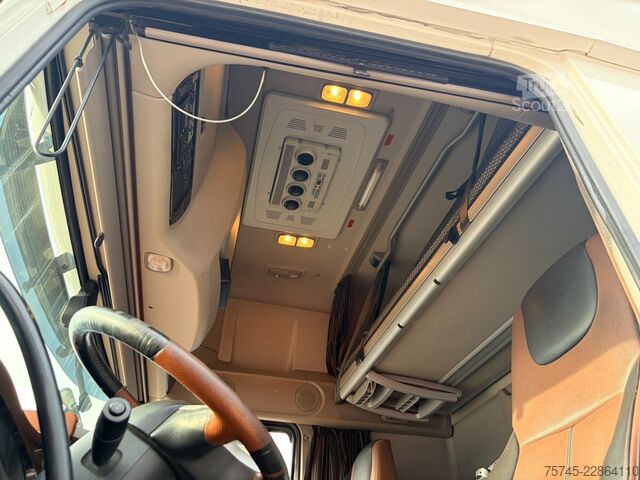 Mainomas kėbulo sunkvežimis DAF XF 530 FAN  / LENK+LIFT / 1.HD / STAND * ALCOA