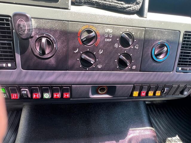 Trostrani kiperski kamion MAN L90 18.284 4x4 LOF Kipper/Kran/47 tkm/HA gelenkt