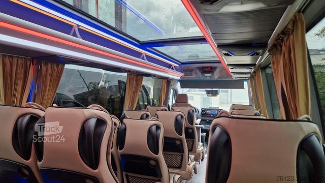 Kleinbus MERCEDES-BENZ 519 und 517 Glasdach XXL 20 Sitze Stock