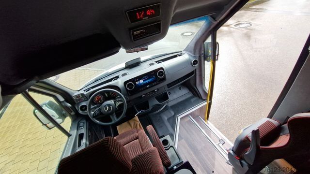 Minibus MERCEDES-BENZ 2 x 517 Lord Comfort XXL Lagerfahrzeug 23 SS